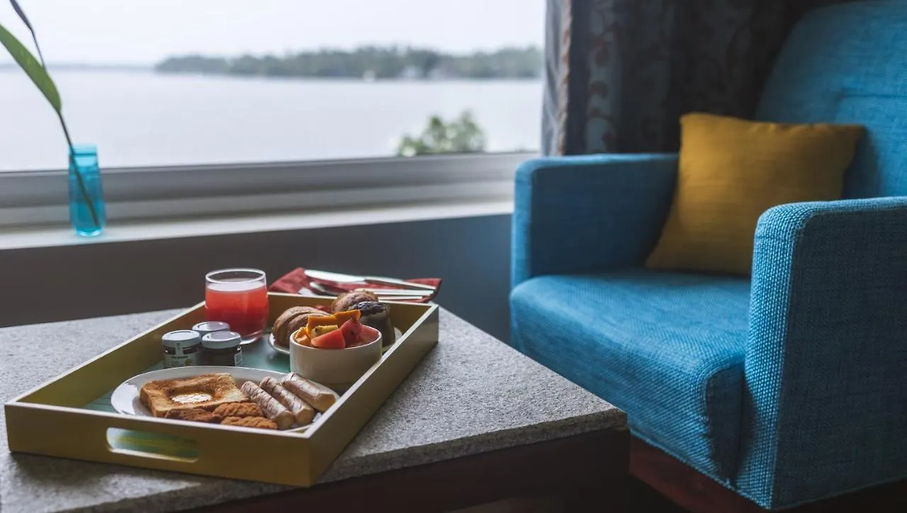 Δωμάτια σε οικογενειακή κατοικία Waters Edge Kochi - A Vkation Experience Διαμέρισμα
